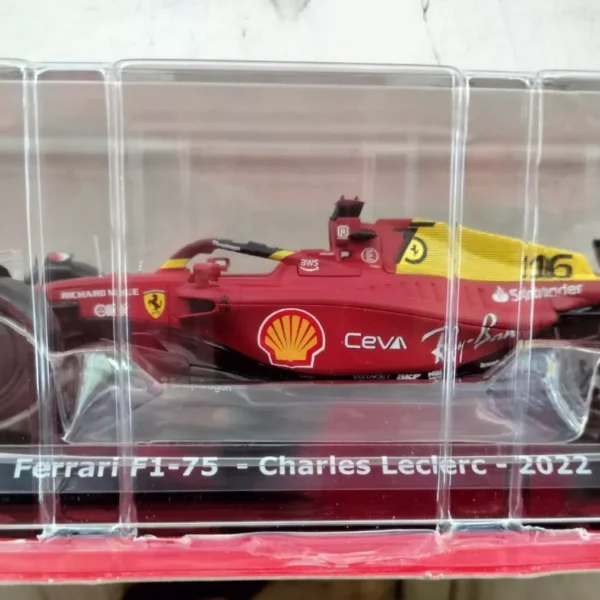 Ferrari F1-75 – 2022 #15 Los grandes Ferrari F1 1:24. CHARLES LECLERC
